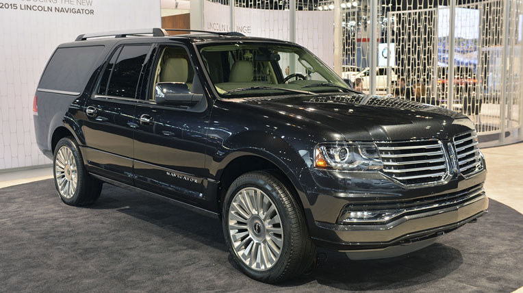 01-2015-lincoln-navigator-chicago-1.jpg