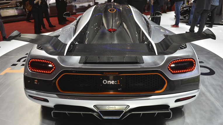 07-koenigsegg-one1-geneva-1.jpg