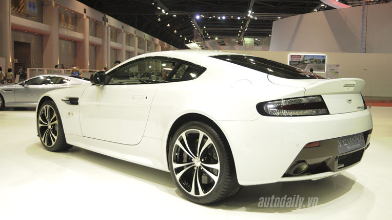 Aston-Martin-V12-Vantage-S-Bangkok-Motor-Show-2014%20(13).jpg