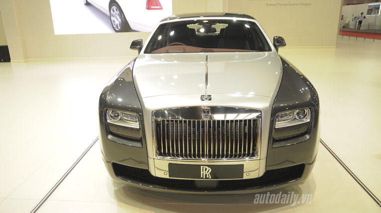 rolls-royce-ghost-horse-bangkok-2014%20(2).jpg