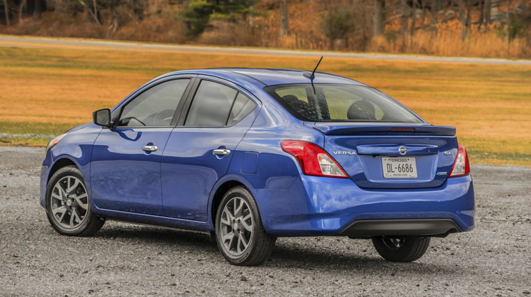 nissan-versa-sedan-2015%20(2).jpg