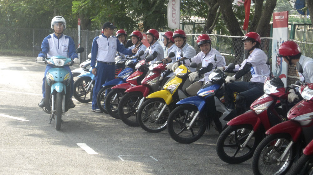 Honda Việt Nam đào tạo Lái xe an toàn cho doanh nghiệp