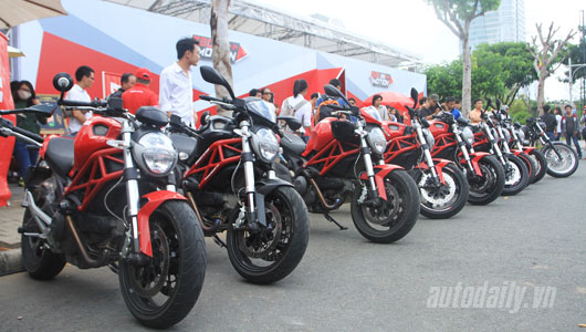 autodaily-Vietnam%20Motorbike%20Festival%202014%20(1).jpg