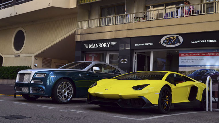 Bộ đôi Rolls-Royce Wraith và Lamborghini Aventador gặp mặt