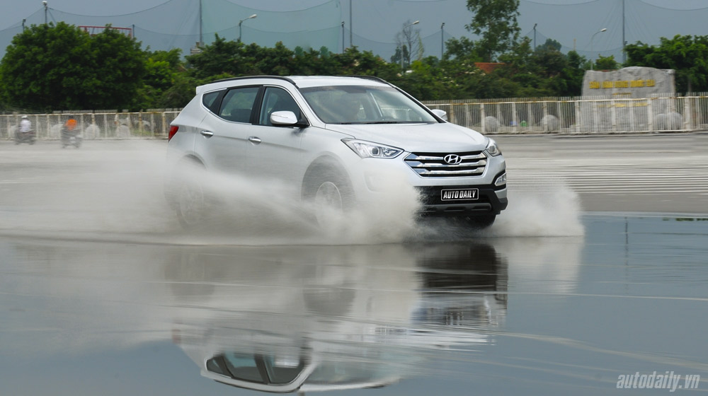 Hyundai-Santafe-2014 (14).jpg