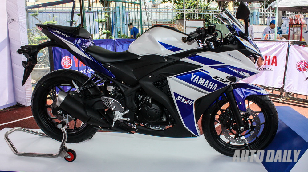 Yamaha%20R25-1.jpg