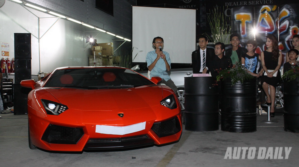 Lamborghini%20Aventador.jpg