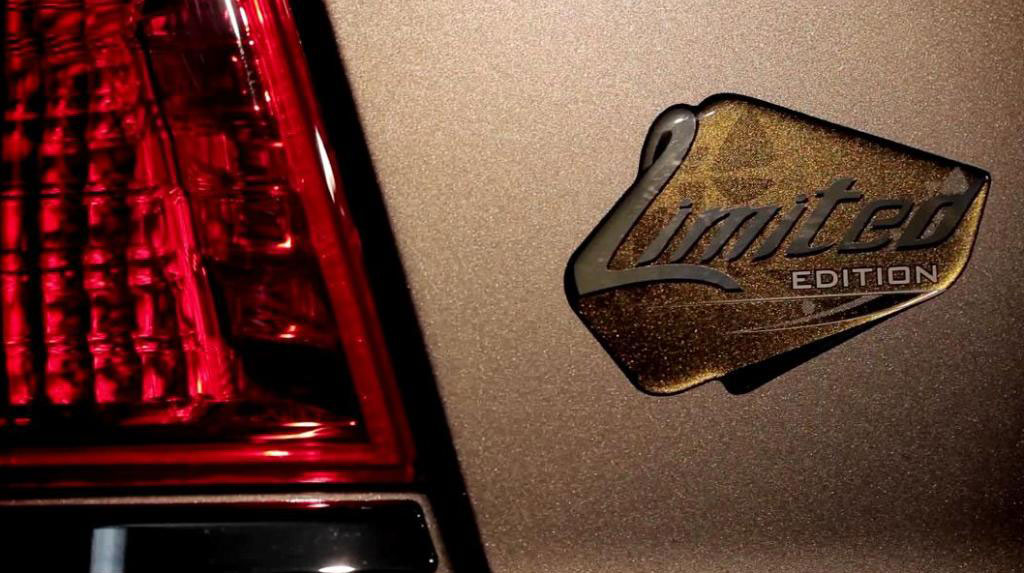 2014-Toyota-Innova-Limited-Edition-Emblem.jpg