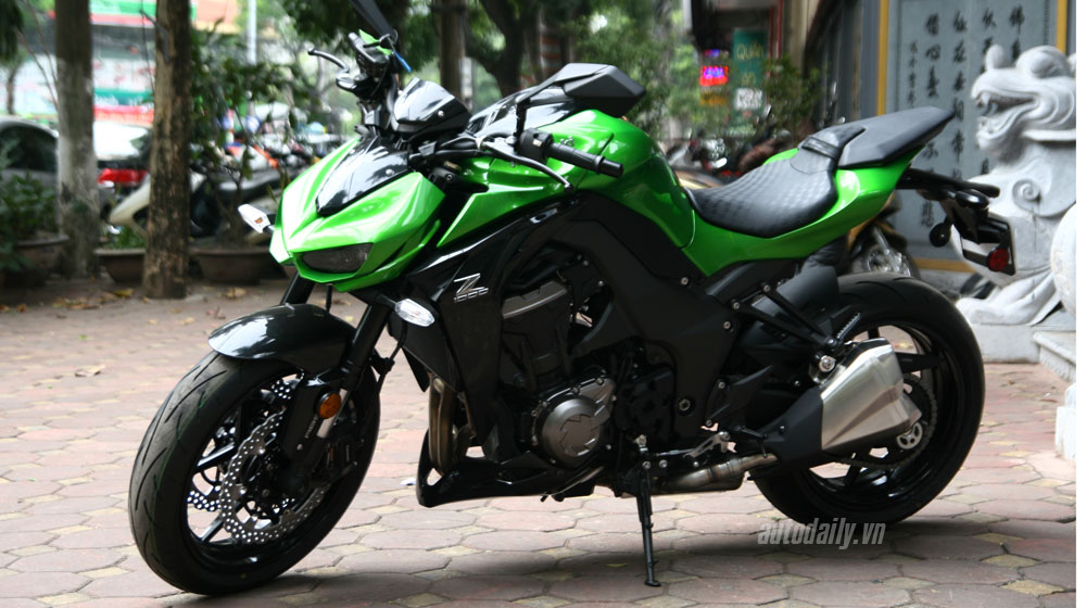 Giá trên 500 triệu đồng, Kawasaki Z1000 2015 tại Việt Nam có gì?