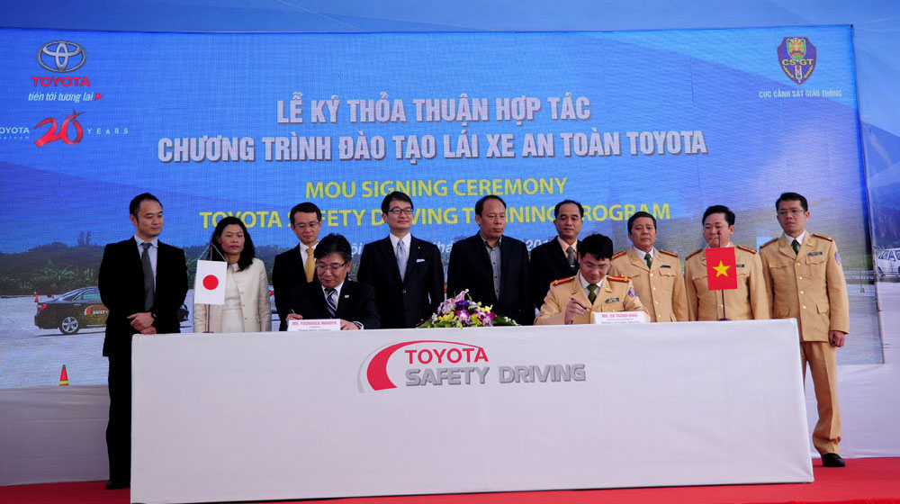 Toyota Việt Nam triển khai chương trình đào tạo lái xe an toàn
