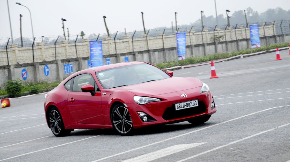 toyota-safety-driving1.jpg
