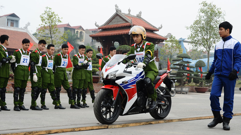Honda đào tạo kỹ năng lái xe cho học viên Học viện Cảnh sát Nhân dân
