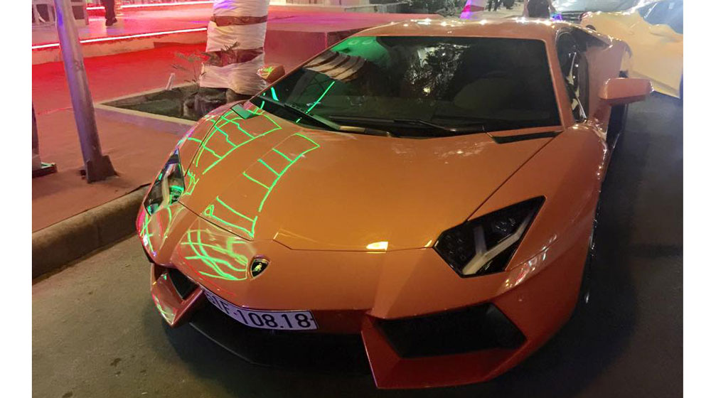 aventador%20cam%20(1).jpg