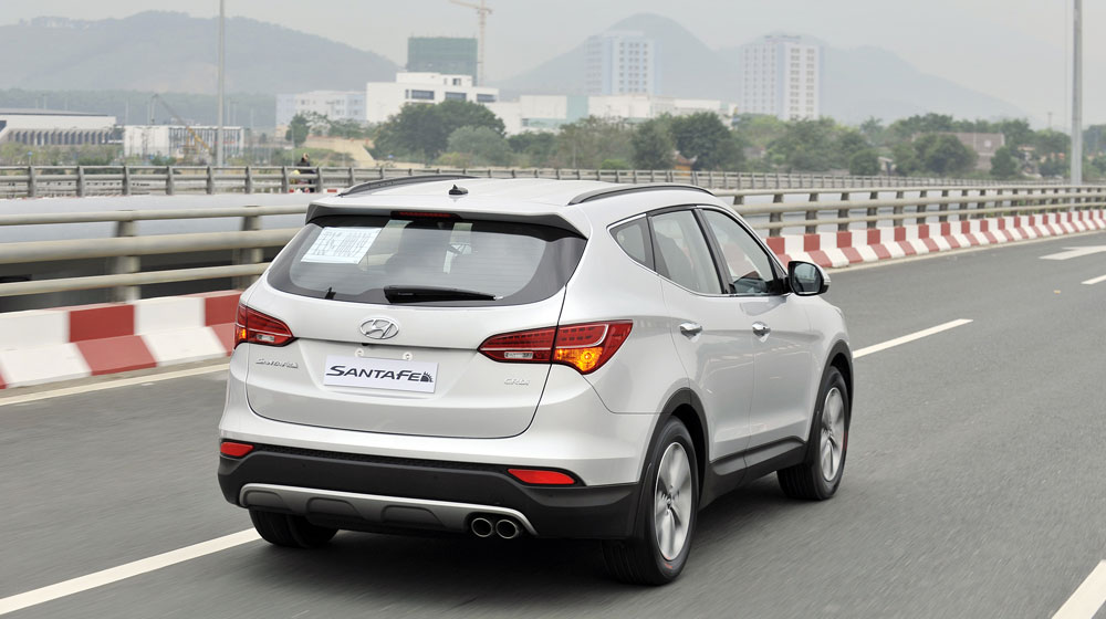 Hyundai-SantaFe-2015-(4).jpg