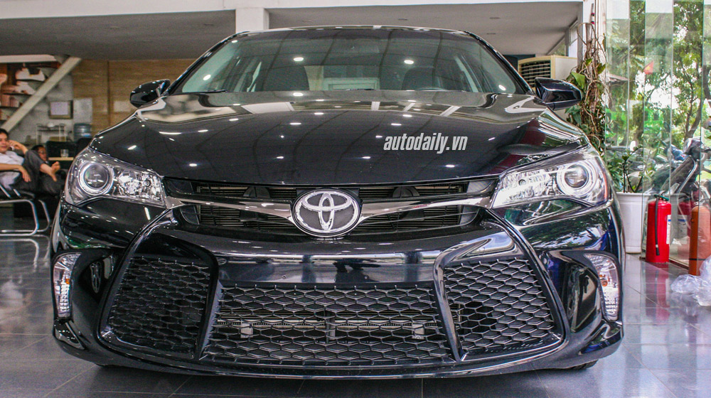 Camry-SE-2015-(17).jpg