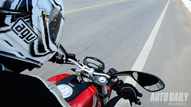 “Láng giềng” Việt Nam cấm môtô vào cao tốc