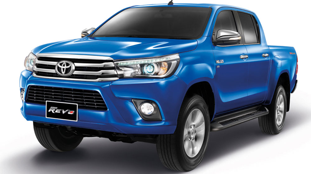 2016-Toyota-Hilux-Revo-front-quarter-press-shots.jpg