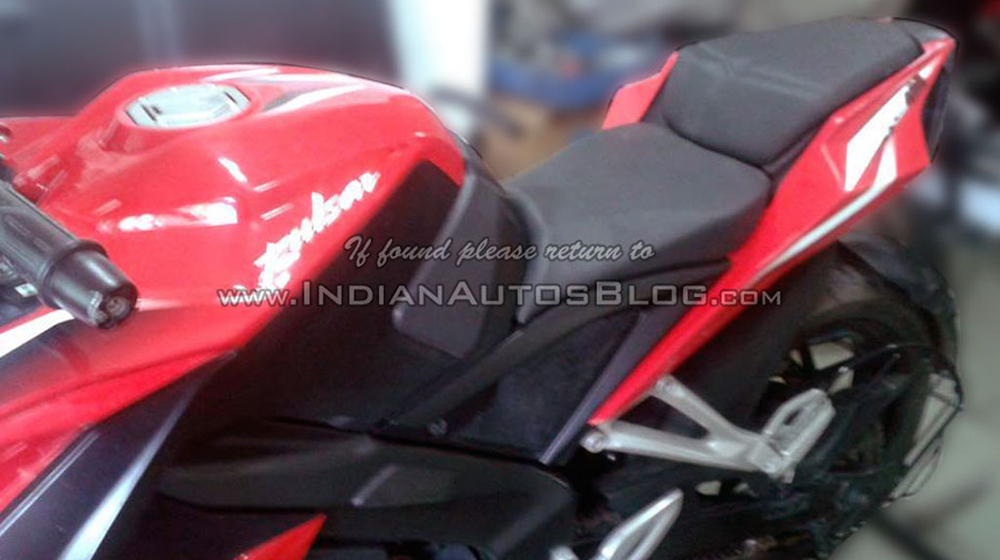 Bajaj-Pulsar-RS-400-Test-Mule-Seats%20copy.jpg