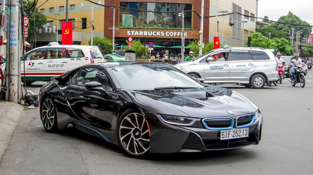 BMW_i8_Vietnam_Phan_Thanh_1.jpg