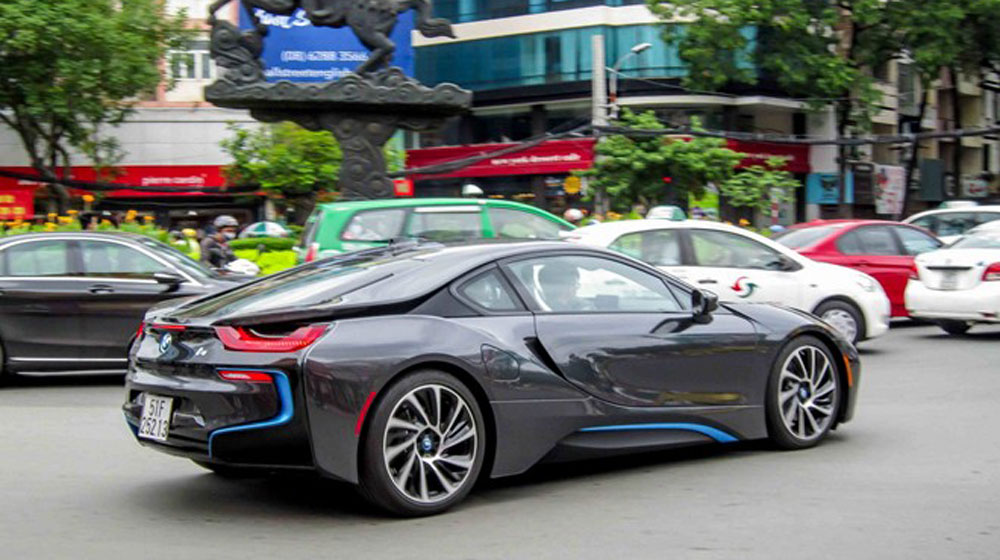 BMW_i8_Vietnam_Phan_Thanh_2.jpg