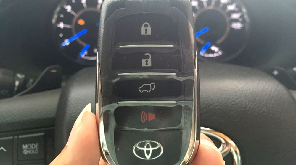 Xem trước chìa khóa, ghế ngồi của Toyota Fortuner 2016