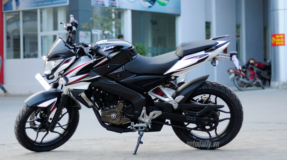 bajaj%20pulsar%20(22).jpg