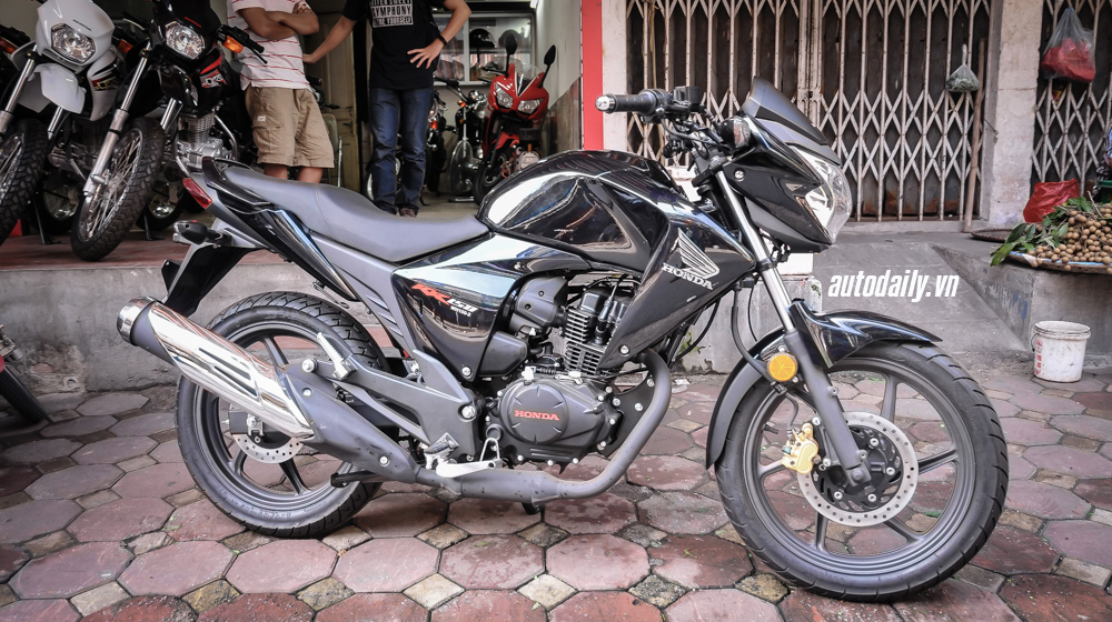 Honda RR150: Đối thủ mới của Yamaha FZ150i tại Việt Nam
