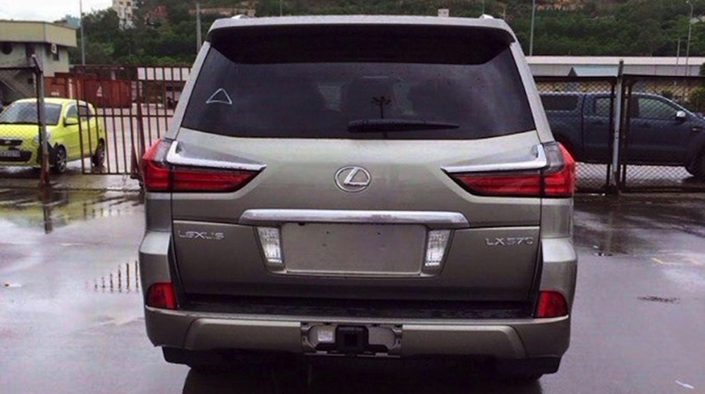 Lexus_LX570_2016%20(3).jpg