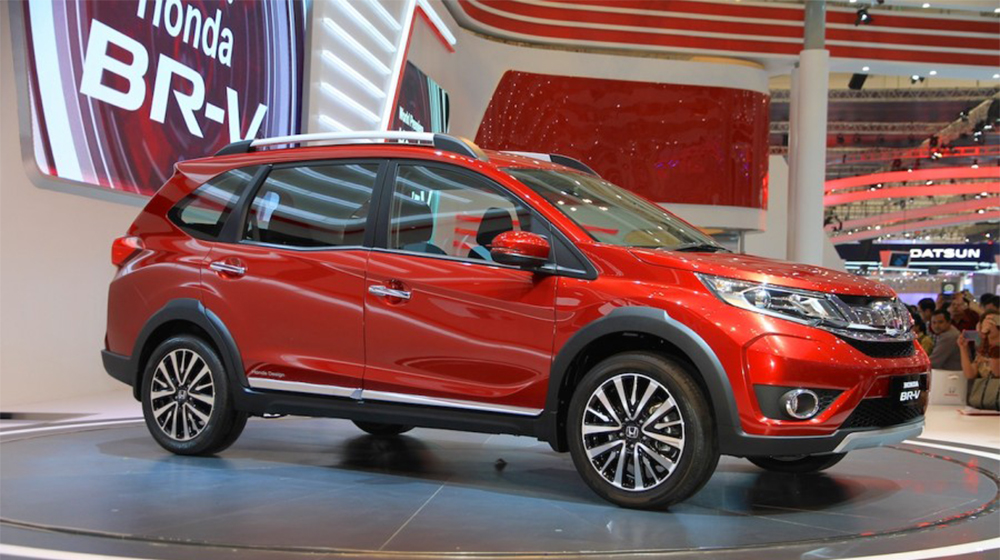 Honda-BR-V-parked-at-Gaikindo-Indonesia-International-Auto-Show-2015-900x600%20copy.jpg