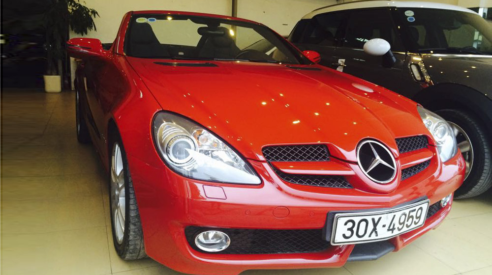Mercedes SLK 200 của Công Vinh được rao bán với giá “sốc”