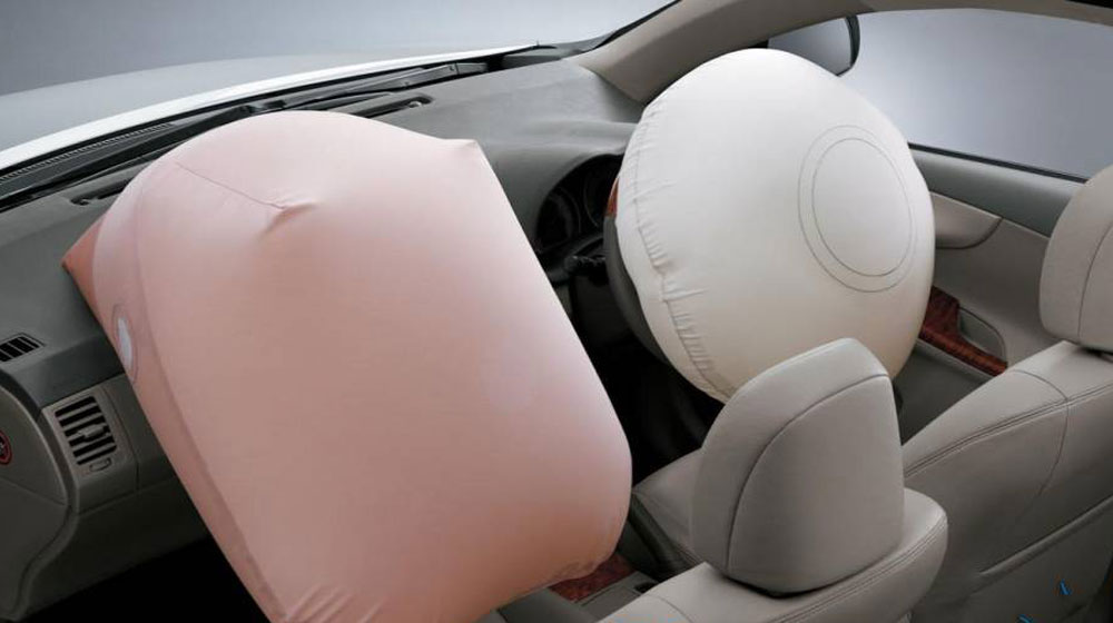 Toyota_Corolla_Altis_Airbags.jpg