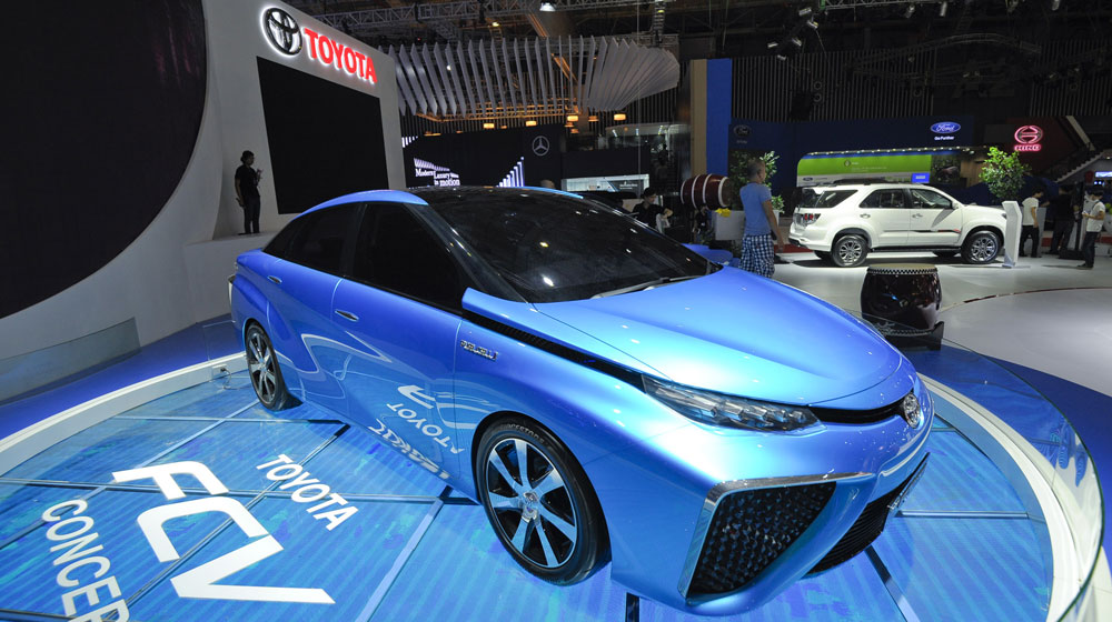 Toyota giới thiệu xe chạy bằng khí hydro tại Việt Nam