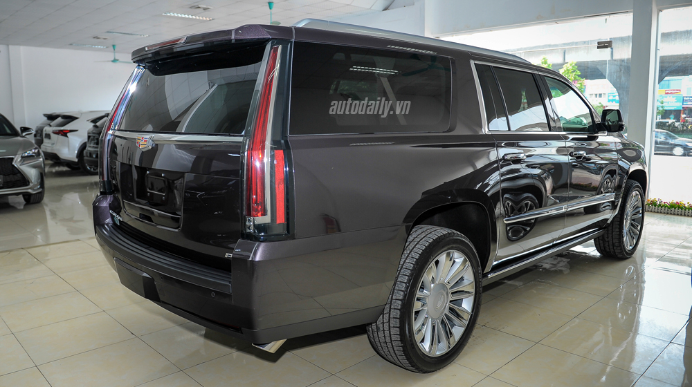 Cadillac%20Escalade%202015%20(8).jpg