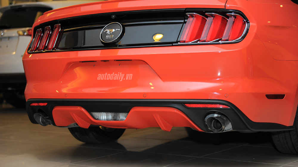 Ford%20Mustang%20b%E1%BA%A3n%2050%20n%C4%83m%20(15).jpg