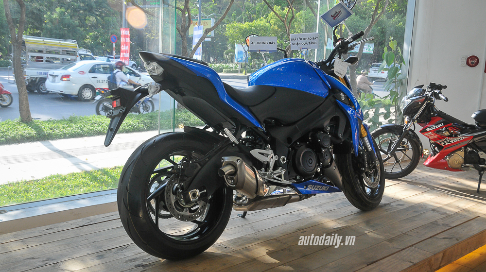 Suzuki_GSX_S1000%20(2).jpg