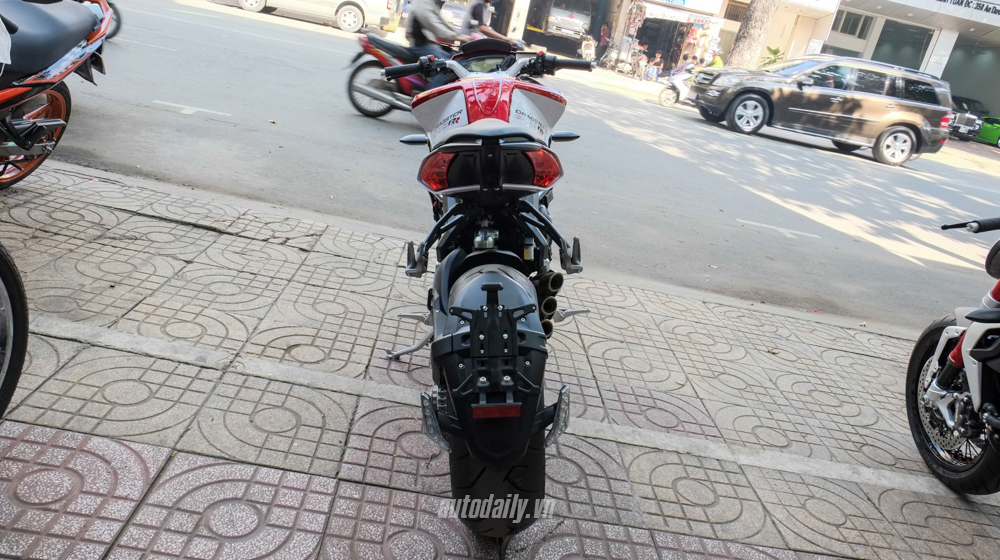 Xem chi tiết MV Agusta Dragster 800RR 2015 MV_Agusta_Dragster_800RR_2015 (13).jpg