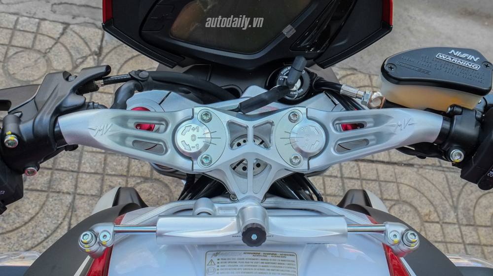 Xem chi tiết MV Agusta Dragster 800RR 2015 MV_Agusta_Dragster_800RR_2015 (25).jpg