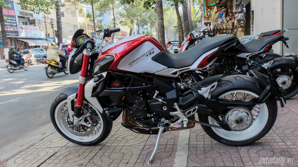 Xem chi tiết MV Agusta Dragster 800RR 2015 MV_Agusta_Dragster_800RR_2015 (28).jpg