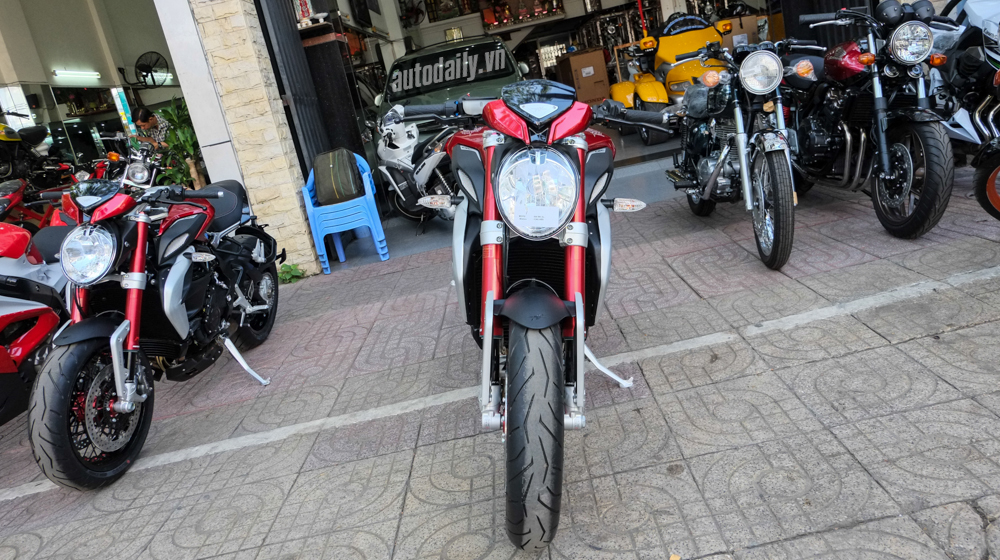 Xem chi tiết MV Agusta Dragster 800RR 2015 MV_Agusta_Dragster_800RR_2015 (3).jpg