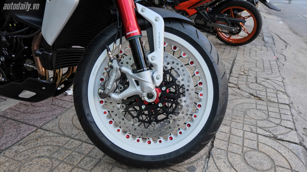 Xem chi tiết MV Agusta Dragster 800RR 2015 MV_Agusta_Dragster_800RR_2015 (32).jpg