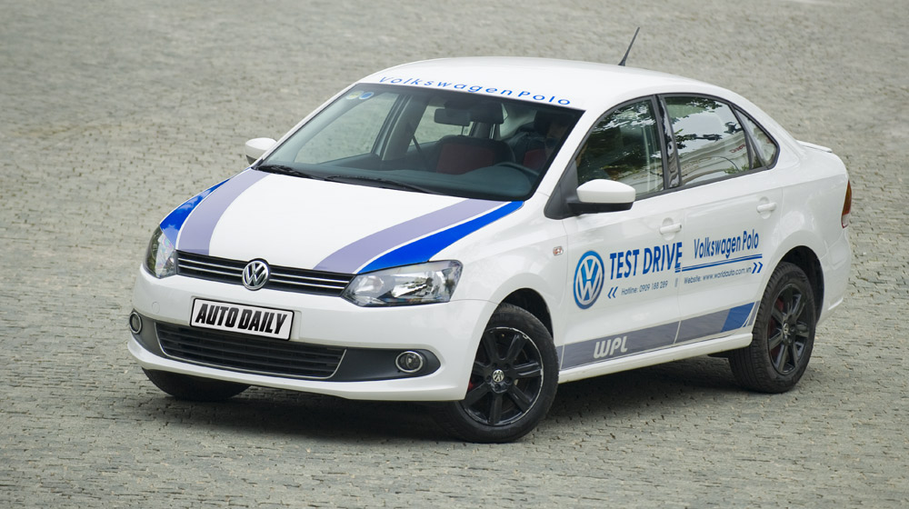 Volkswagen-Polo-Sedan-Test-Drive%20%283%29-1.jpg