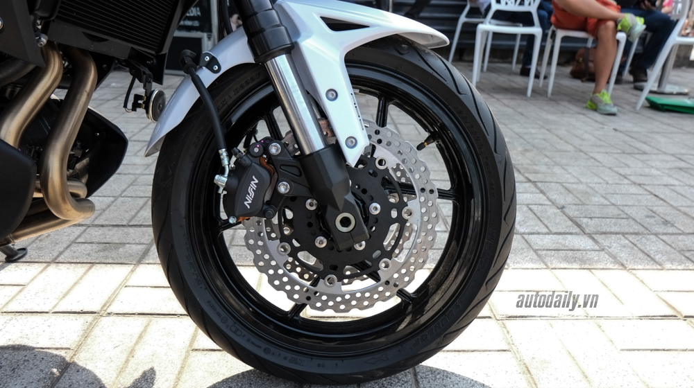 Xem chi tiết Kawasaki Versys 650 ABS 2016 tại Việt Nam Kawasaki_Versys650_ABS_2016 (19).jpg