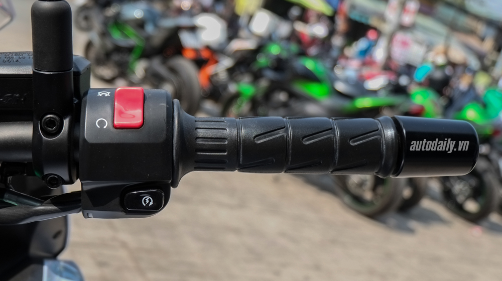 Xem chi tiết Kawasaki Versys 650 ABS 2016 tại Việt Nam Kawasaki_Versys650_ABS_2016 (8).jpg