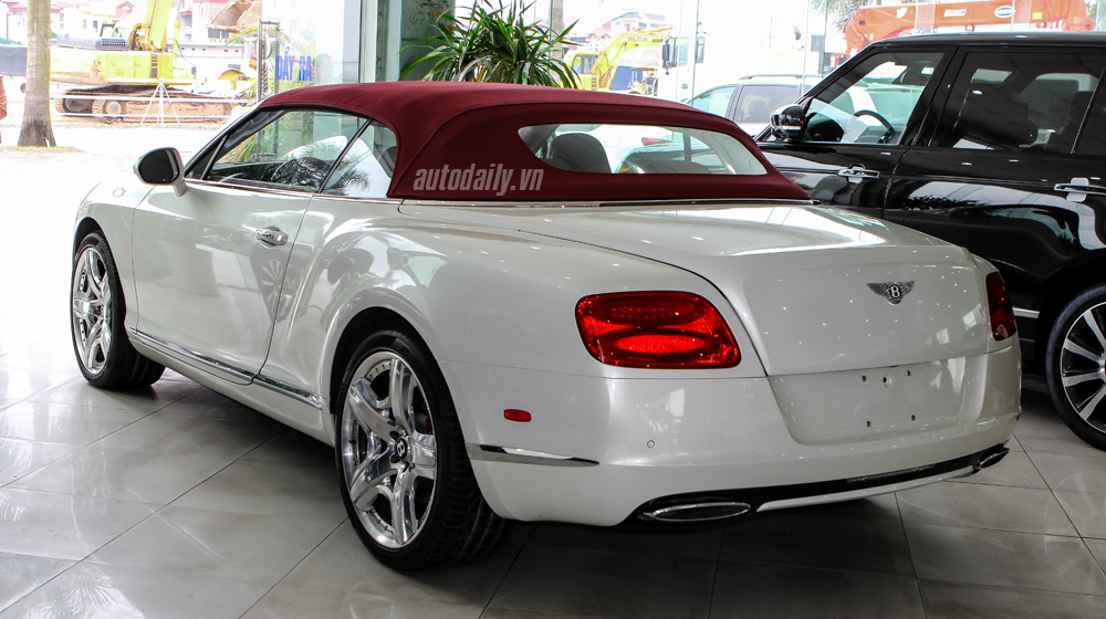 Bentley GTC 2012 (33).JPG