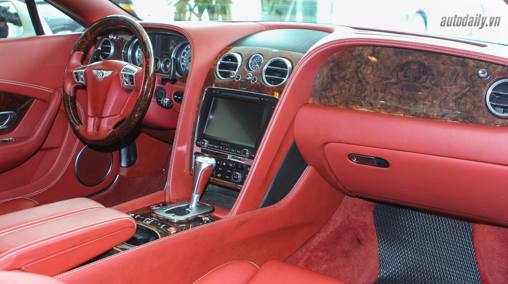 Bentley GTC 2012 (5).JPG