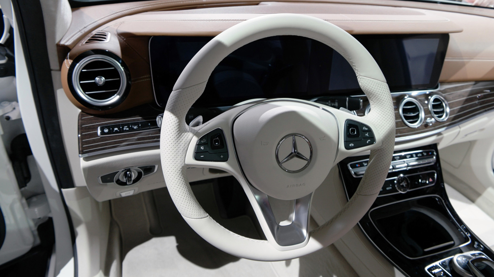 Mercedes%20E-Class%202016%20(5).jpg