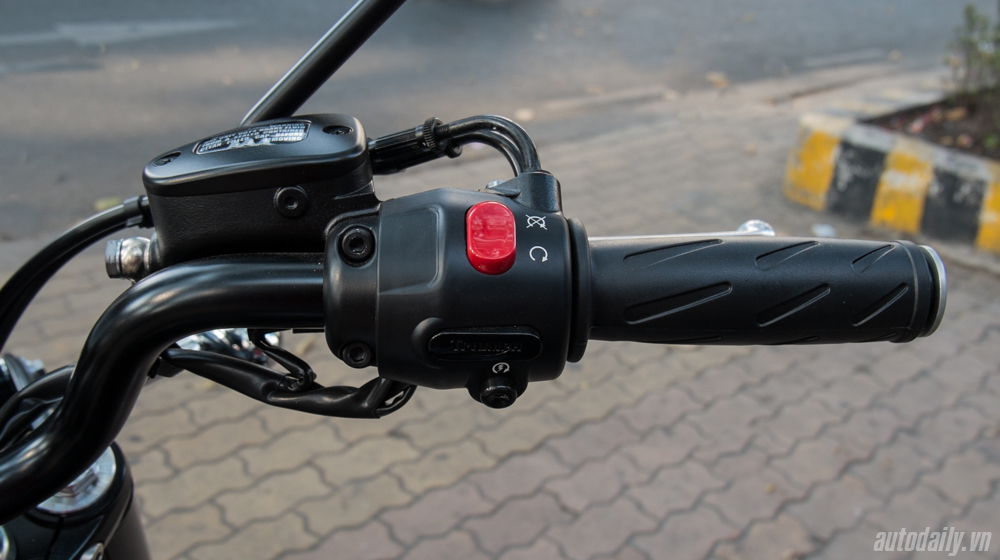 Xem ảnh chi tiết Triumph Bonneville T100 2016 đầu tiên tại Việt Nam Triumph_Bonneville_T100_2016 (10).jpg