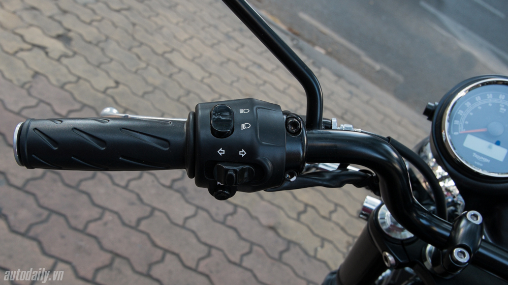 Xem ảnh chi tiết Triumph Bonneville T100 2016 đầu tiên tại Việt Nam Triumph_Bonneville_T100_2016 (9).jpg