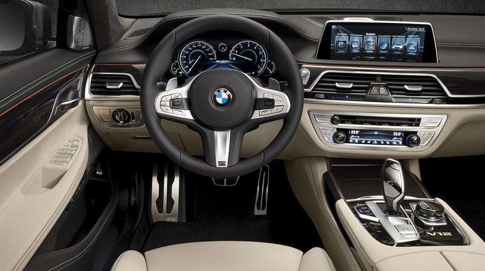 BMW-M760i-xDrive--(8).jpg