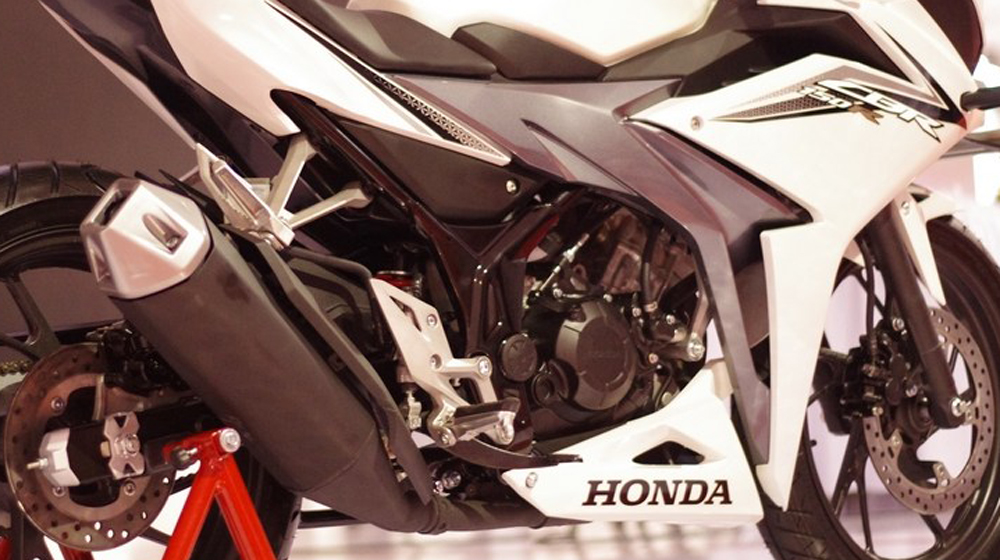 new-2016-Honda-CBR-150R-062%20copy.JPG